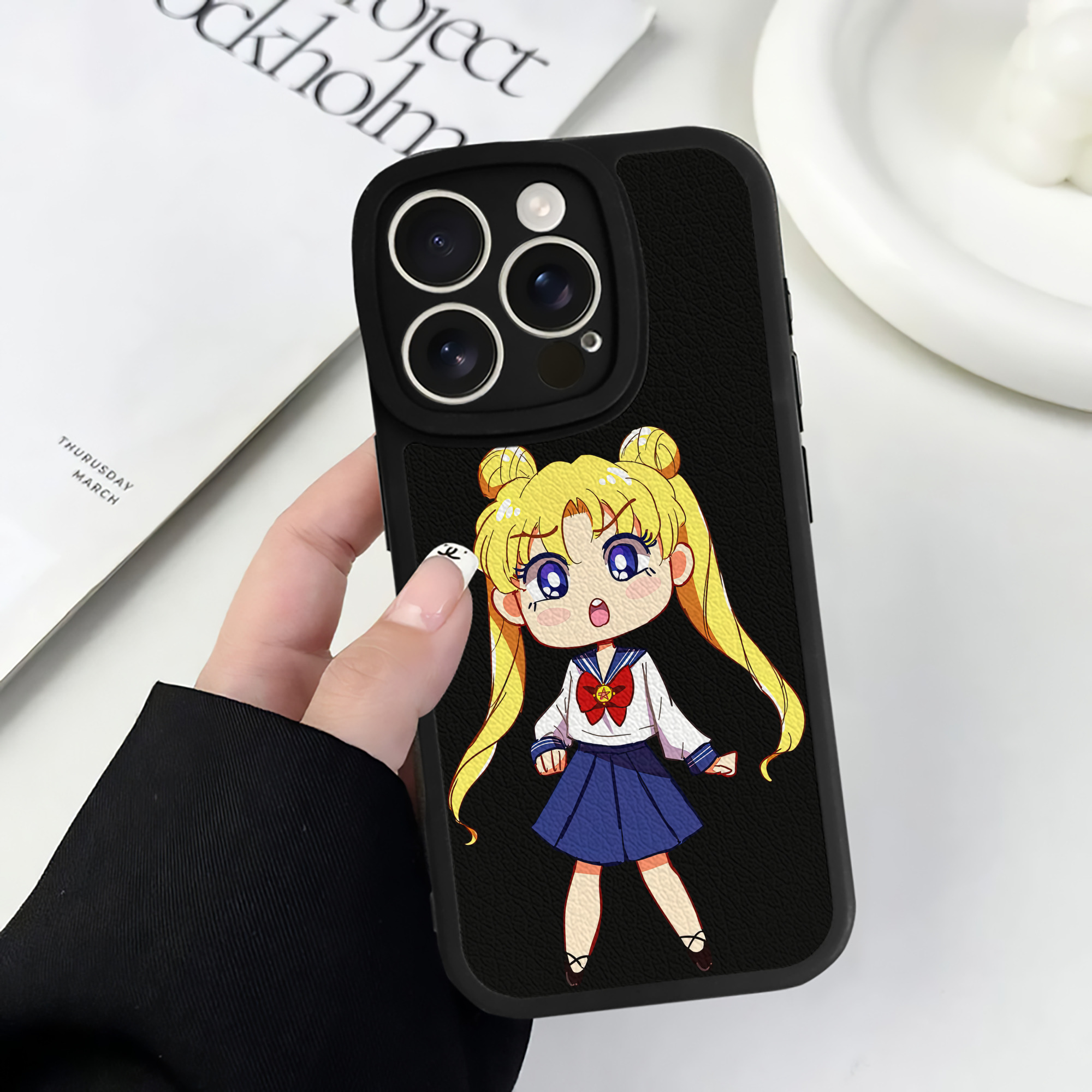 （画像用） 美少女戦士セーラームーン 愛野 美奈子 あいの みなこ Sailor Moon Aino Minako 【iPhone 16シリーズ対応】シリコンスマホケース（レザー調） 材質：シリコン